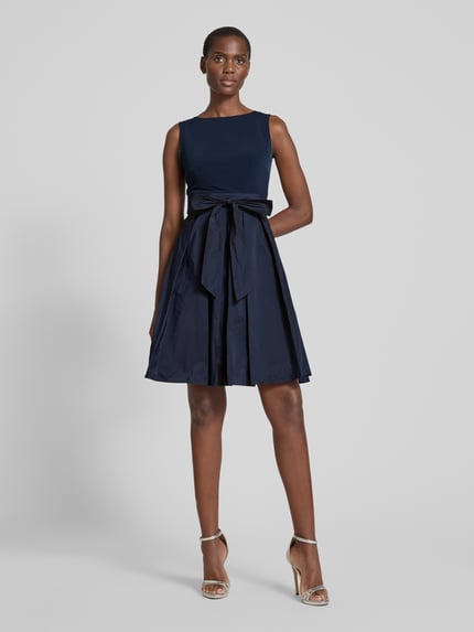 SWING Knielanges Cocktailkleid mit rückseitiger Schleife Marine 1