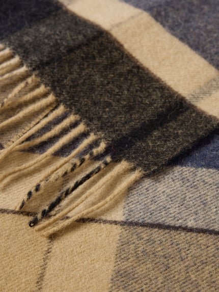 Barbour Schal aus Lammwolle mit Fransenabschluss Beige 2