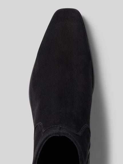 Produktfoto, schwarze Stiefeletten aus echtem Rindsleder Modell 'Bassotte' von GANT, samtartige Textur, Damen Stiefeletten von GANT