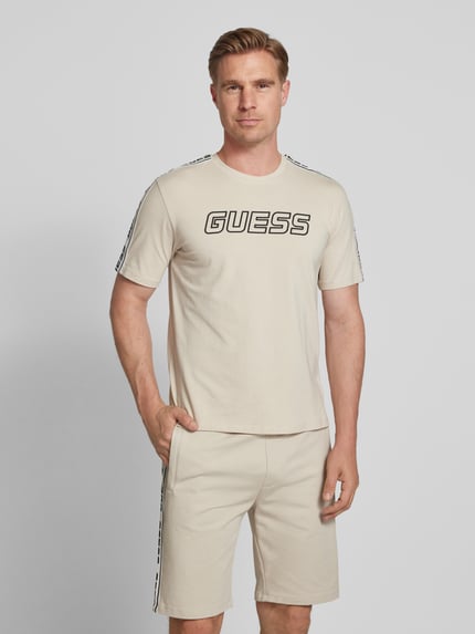 GUESS Activewear T-Shirt mit Label-Detail Beige 4