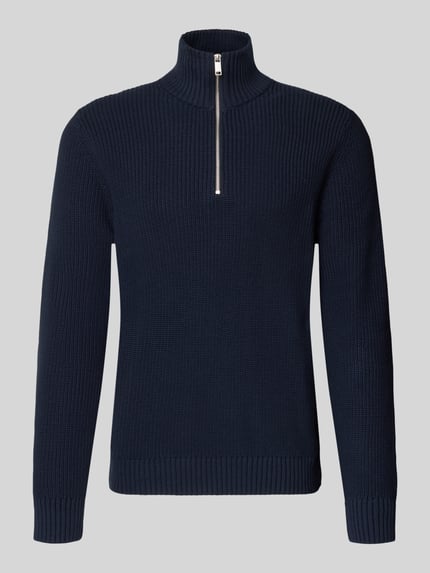 Produktfoto, Slim Fit Strickpullover aus reiner Baumwolle mit Troyer-Kragen von MCNEAL, dunkelblau, gerippte Abschlüsse, langärmlig, Rückenlänge 72 cm, Ärmellänge 74 cm.