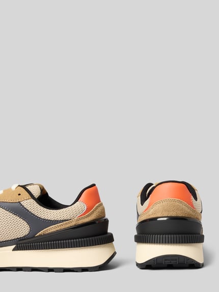 Produktfoto, Low Top Sneaker met suède details model 'TECHNICAL RUNNERS' van Tommy Jeans, multicolor, profielzool, leermix, labelreliëf.
