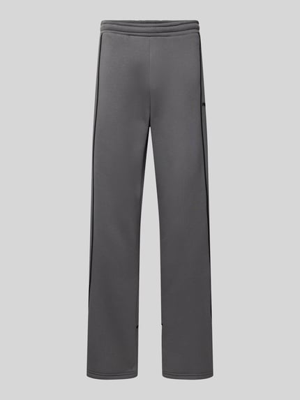 Produktfoto, sweatpants met elastische band en logo van REVIEW, puur katoen, relaxed fit, binnenbeenlengte maat M 78 cm, heren, grijs, glad oppervlak