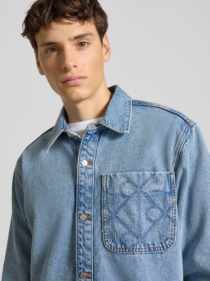 Calvin Klein Jeans Koszula jeansowa o kroju regular fit z BrustaszA Jeansowy niebieski 3