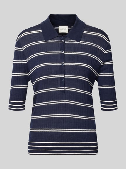 Produktfoto, Slim Fit Poloshirt aus reiner Wolle von Closed in Dunkelblau mit weißen Streifen, Polokragen und Halbarm, Strukturstrick