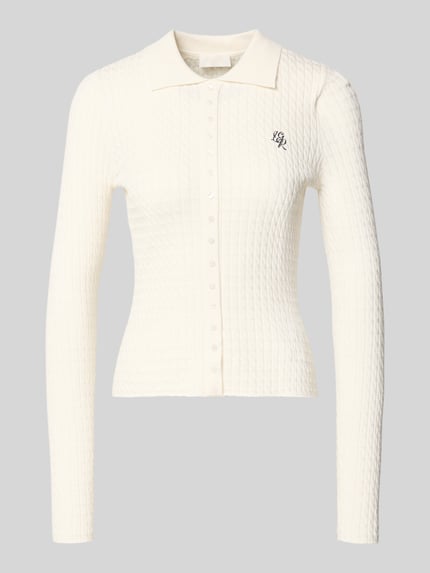 Produktfoto, Cardigan mit Logo-Stitching Modell 'Manolja' von LeGer by Lena Gercke, kremowy, krój slim fit, dzianina z domieszką wełny shetlandzkiej i wiskozy, kołnierzyk kent, zapięcie na guziki, logo na piersi