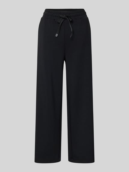 Produktfoto, Wide Fit Sweatpants in verkürzter Passform Modell 'Banu' van Soyaconcept, dames sweatpants van elastische materiaalmix met modal, zwart, rechte pijpen, band met tunnelkoord, duidelijke textuur