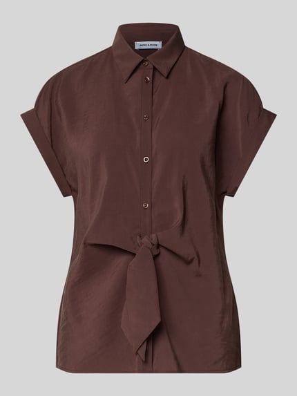 Produktfoto, Bluse im kurzärmeligem Design von More & More, damens overhemdblouse van modalmix, getailleerd met overhemdkraag, sierstrik, knoopsluiting, ruglengte maat 36 64 cm