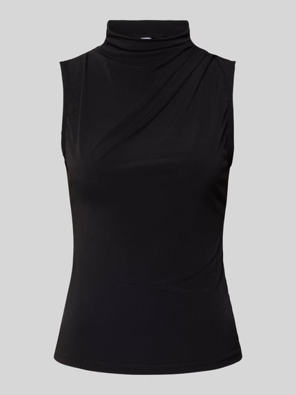Produktfoto, czarne top Slim Fit Tanktop mit Mock Neck model 'MADISON' od PIECES, gładki materiał, delikatne marszczenia