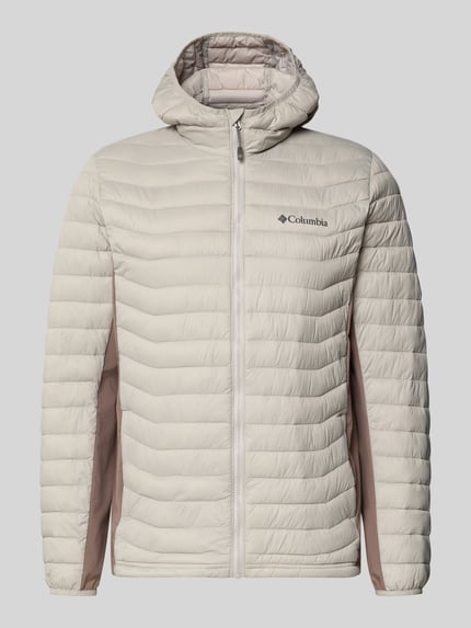 Produktfoto, Steppjacke mit Kapuze und Logo von Columbia in Beige mit braunen Einsätzen, Regular-Fit, Reißverschluss, glatte Struktur, Herren