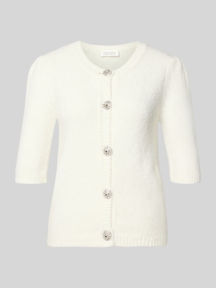 Produktfoto, Cardigan in Strick-Optik Modell 'Marle' von Guido Maria Kretschmer WOMAN, weiß, körpernahe Passform, Rundhalsausschnitt, 3/4-Arm, elastischer Material-Mix, gerippte Abschlüsse, durchgehende Knopfleiste mit Strasssteinbesatz, Rückenlänge 57 cm bei Größe 36.