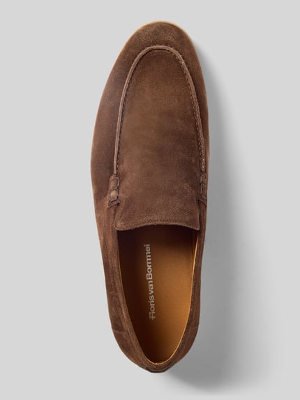 Produktfoto, Loafers aus echtem Leder Modell 'De Oister' von Floris Van Bommel in Velours-Optik, braun, abgerundete Passform, Absatzhöhe 3 cm, Schafthöhe 8 cm, Schaftweite 12 cm bei Größe 44, Einzelansicht von oben