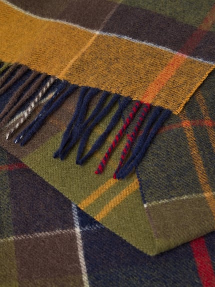 Barbour Schal aus Lammwolle mit Fransenabschluss Gruen 2