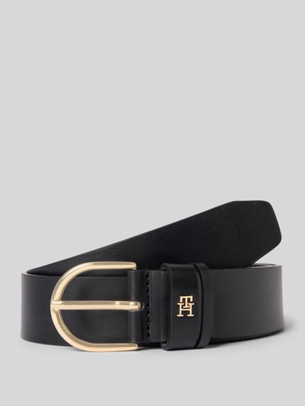 Produktfoto, Gürtel aus echtem Rindsleder Modell 'EFFORTLESS 3.0' von Tommy Hilfiger in Schwarz, glatte Textur, goldene Dornschließe, Logo-Applikation