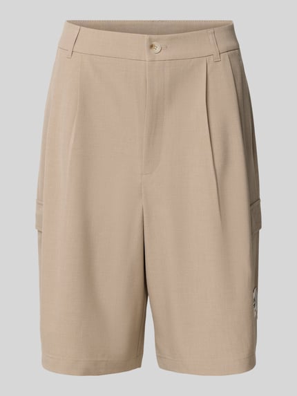 Bermudas mit Bundfalten und Gesäßtaschen Shop The Look MANNEQUINE