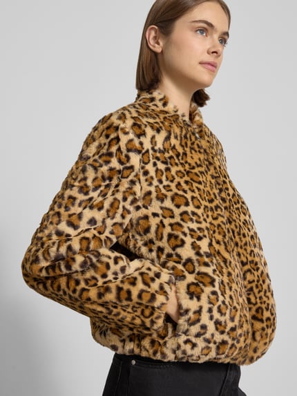 VERO MODA Regular Fit Webpelzjacke mit Allover-Muster Modell 'SONJALIGA' Mittelbraun Mel 3