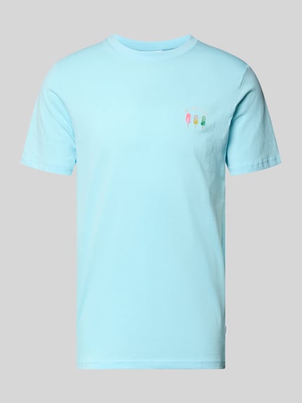 Produktfoto, T-Shirt mit Stitching und Rundhalsausschnitt von Lindbergh in Hellblau aus Reine Baumwolle, Slim-Fit, Rückenlänge 71 cm bei Größe M