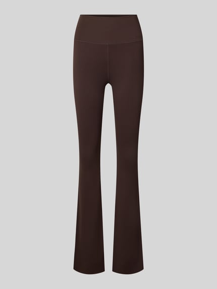 Produktfoto, braune Leggings mit Logo-Print Modell 'Sense' von aim'n, Flared Fit, elastischer Bund, glatte Oberfläche, Stretch-Material