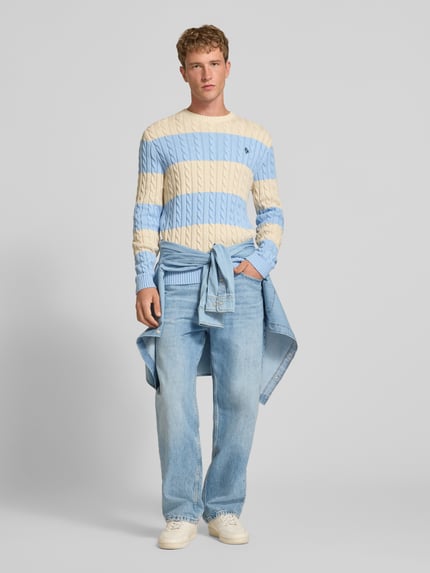 REVIEW Slim Fit Strickpullover aus reiner Baumwolle mit Zopfmuster Ecru 1
