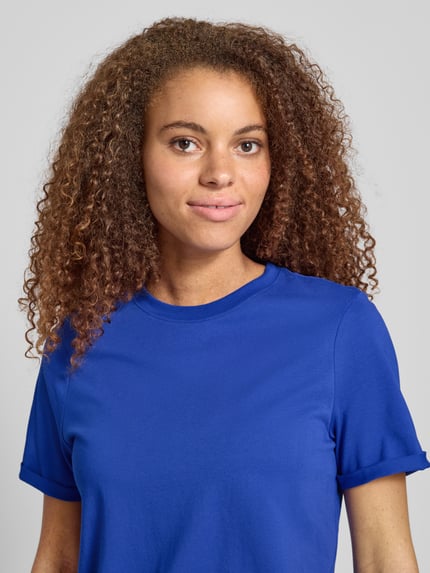 PIECES T-shirt o kroju regular fit z czystej bawełny model ‘RIA’ Królewski niebieski 3