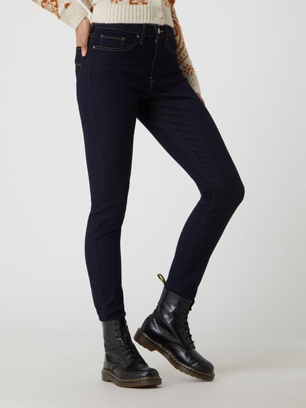 Levi's® 300 Jeansy Skinny Fit z efektem modelowania w 5 kieszeni Ciemnoniebieski 4