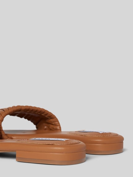Steve Madden Slippers in gevlochten look, model 'ALLURE' Camel - 2