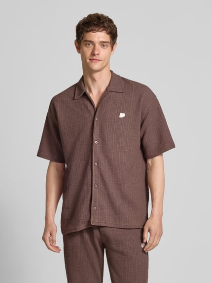 PEGADOR Regular Fit Freizeithemd mit Strukturmuster und Label-Stitching Dunkelbraun 4
