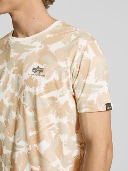 Alpha Industries T-shirt z nadrukiem z logo Piaskowy 3