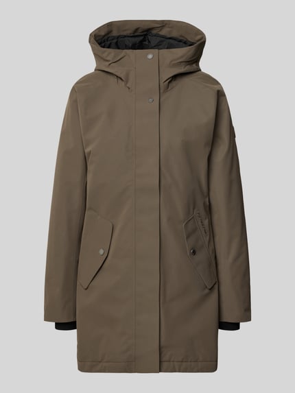 Produktfoto, Regular Fit Parka mit Kapuze Modell 'Alana' von Didriksons in Braun, glatte Oberfläche, sichtbare Eingrifftaschen, neutraler Hintergrund. Damen Parka, Rückenlänge 90 cm, Schulterbreite 38 cm, Brustweite 48 cm, Ärmellänge 74 cm.