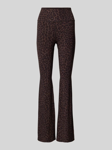 Produktfoto, Leggings aus Viskose-Mix von Lala Berlin, braunes Leopardenmuster, Flared Fit, elastischer Bund, Label-Print, glatte Struktur