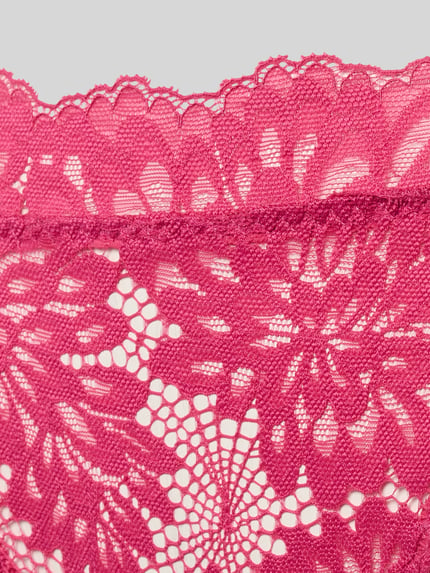 Productfoto, Slim Fit slip met florale all-over kant model 'Lime' van Neo Noir in fuchsia, elastische materiaalmix, detailopname