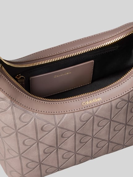 CK Calvin Klein Henkeltasche mit Allover-Logo-Prägung Taupe 3