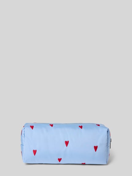 Produktfoto, Etui mit Allover-Motiv-Stitching Modell 'Puffy' von STUDIO NOOS in Hellblau mit roten Herzmotiven, Hauptfach mit Reißverschluss, Logo-Detail, Damen