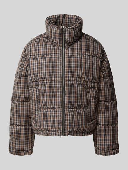 Produktfoto, Steppjacke mit Stehkragen Modell 'LAURI' von MANGO im Allover-Karomuster, Reißverschluss, Eingrifftaschen, Regular Fit