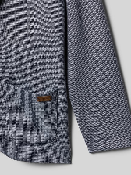 Produktfoto, Blazer mit Reverskragen und aufgesetzten Taschen von Blue Seven im Baumwoll-Mix, Nahaufnahme der strukturierten Oberfläche.
