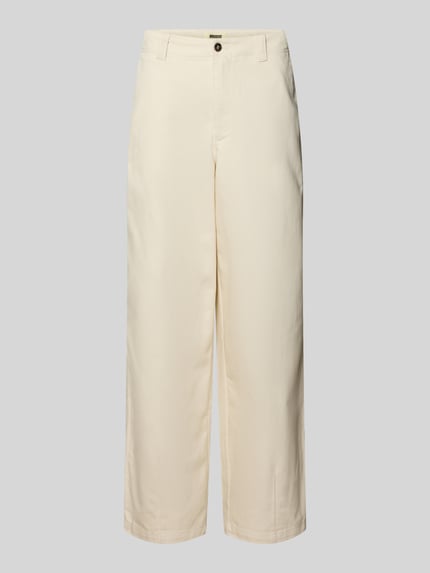 Produktfoto, Chino mit französischen Eingrifftaschen von WOODBIRD aus reiner Baumwolle in Creme, Loose-Fit, mit Knopf-Reißverschluss und Gesäßtaschen.