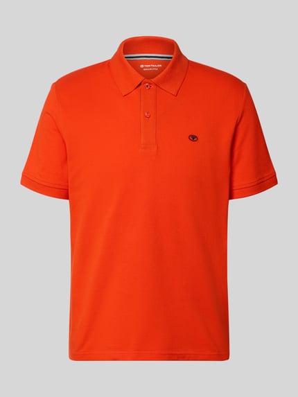 Produktfoto, Regular Fit Poloshirt aus reiner Baumwolle von Tom Tailor in kräftigem Orange mit glatter Struktur und kurzen Ärmeln, Herren