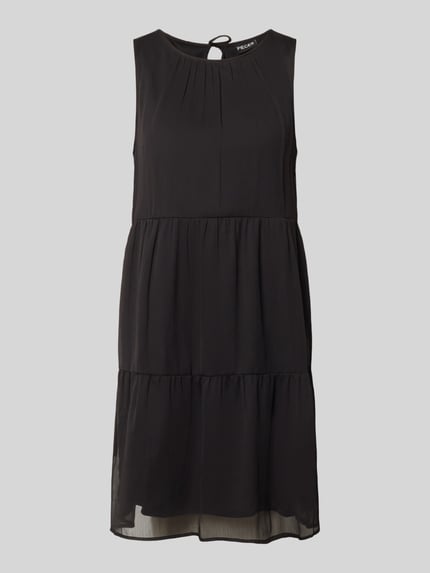 Produktfoto, Regular Fit Chiffonkleid in Crêpe-Optik Modell 'LARA' von Pieces, unifarbenes Mini-Damenkleid mit Rundhalsausschnitt und Bindeband.