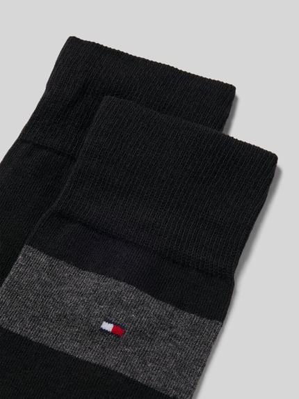 Produktfoto, Socken im 2er-Pack von Tommy Hilfiger aus Baumwoll-Mix mit Stretch-Anteil, wadenlang, unterschiedliche Farben, Logo-Stickerei