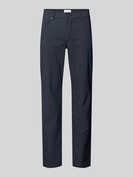 Produktfoto, Regular Fit Stoffhose mit 5-Pocket-Design Modell 'Cadiz' von Brax, Herren Stoffhose aus dunkelblauem Baumwoll-Mix mit Stretch-Anteil, Knopf- und Reißverschluss, Bundweite bei Größe 32/32: 43 cm, Innenbeinlänge: 80 cm, glatte Textur, klare Linien