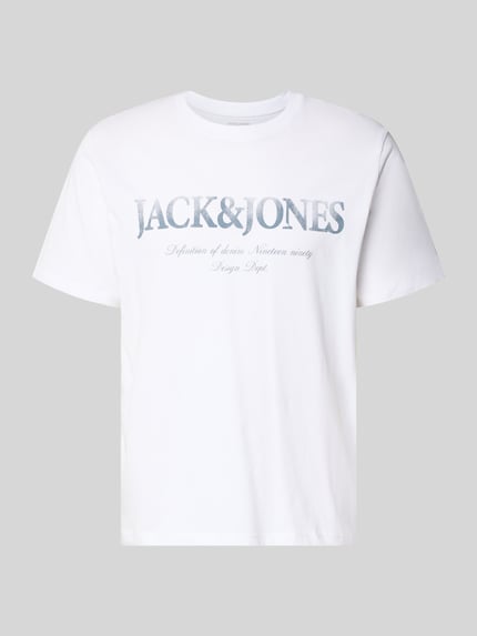 Produktfoto, weißes T-Shirt aus Baumwolle Modell 'DEVIN' von Jack & Jones mit geradem Schnitt, Rundhalsausschnitt und Label-Print
