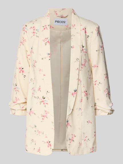 Produktfoto, Regular Fit Longblazer mit Allover-Muster Modell 'BOSELLA' von Pieces, cremefarben mit rosa Blumen, Webstruktur, Reverskragen, geraffter 3/4-Arm.