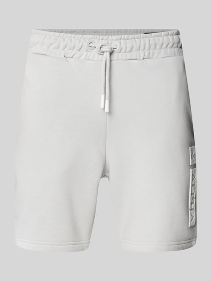 Alpha Industries Szorty z dzianiny dresowej o kroju regular fit z nadrukiem z logo Jasnoszary 2