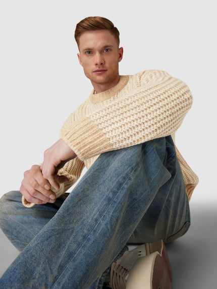 Filippa K Sweter w dzianinowym wyglądzie Camel 3