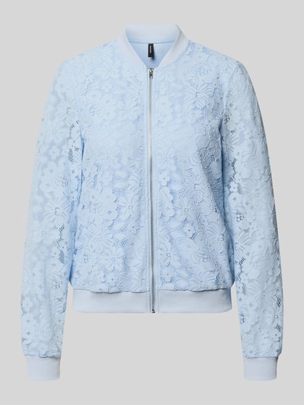 Produktfoto, Regular Fit blouson uit mix van modal en katoen model 'HONEY' van Vero Moda, all-over bloemenmotief, lichtblauw, gehaakt, ritssluiting, geribde mouwboord en rompzoom