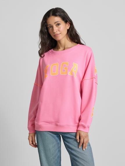miss goodlife Oversized Sweatshirt aus reiner Baumwolle mit Statement-Print Rosa 4