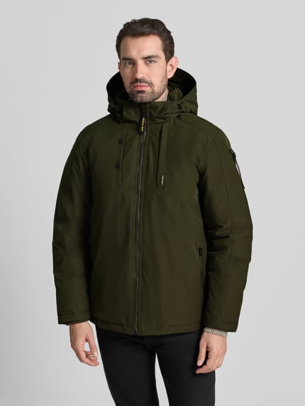Mannelijk model draagt olijfgroene Parka met Kapuze van PME Legend, regular fit, rits, ritszakken, Ganzkörperansicht van voren.