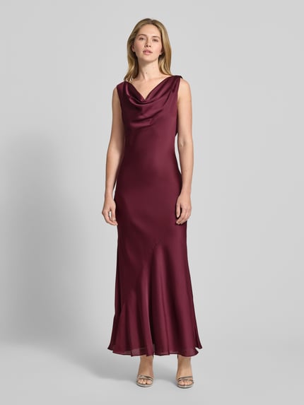 Vrouwenmodel draagt Slim Fit avondjurk in mouwloos design van SWING, satijn, cascadehals, ruglengte maat 36: 137 cm, borstwijdte 33 cm, geheellichaamsaanzicht van voren