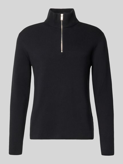 Produktfoto, schwarzer Strickpullover mit Stehkragen und Reißverschluss von Lindbergh, Ripp-Optik, Regular Fit, Baumwoll-Mix.