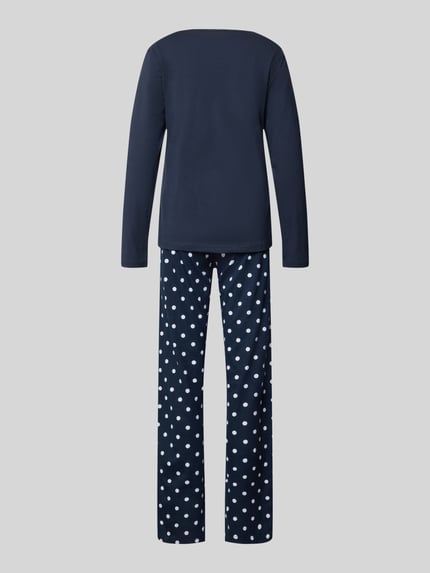Frauenmodel trägt Pyjama mit Stitching und Rundhalsausschnitt von LOUIS & LOUISA, reine Baumwolle, Regular Fit, Ganzkörperansicht Rückansicht.